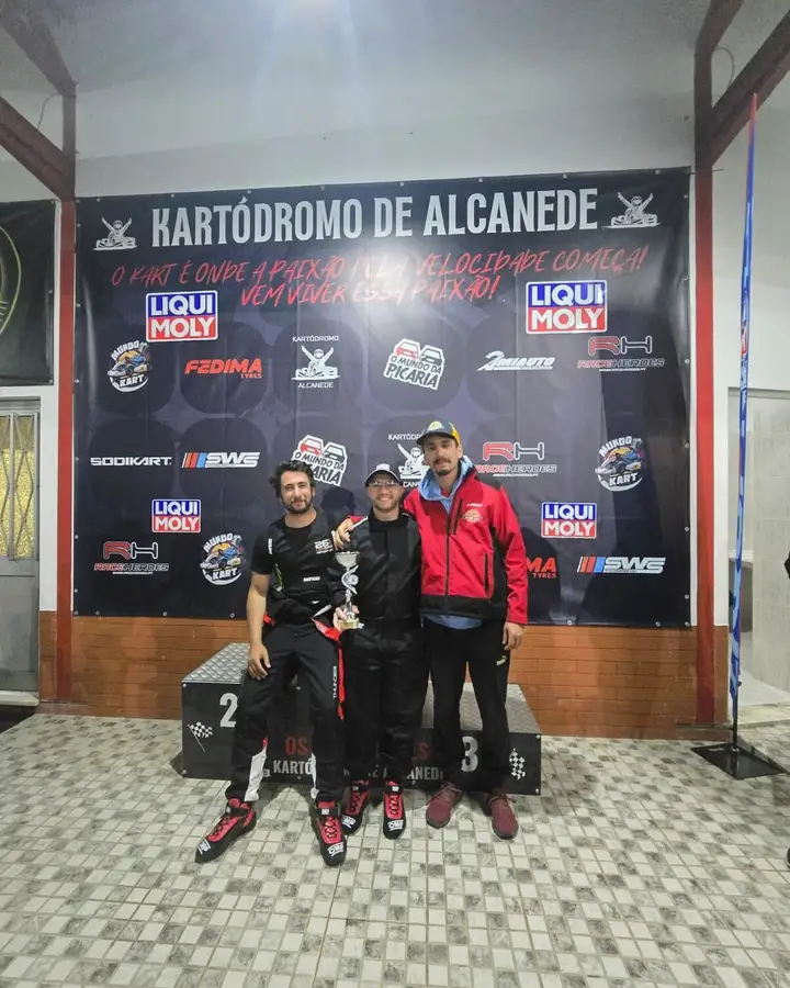 Emoção nas 13 horas do Kartódromo de Alcanede a pontuar para mundial