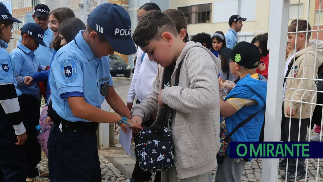 PSP leva alunos a simular entrada de claques no estádio do FC Alverca