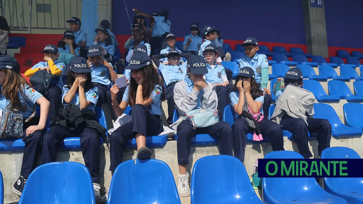 PSP leva alunos a simular entrada de claques no estádio do FC Alverca