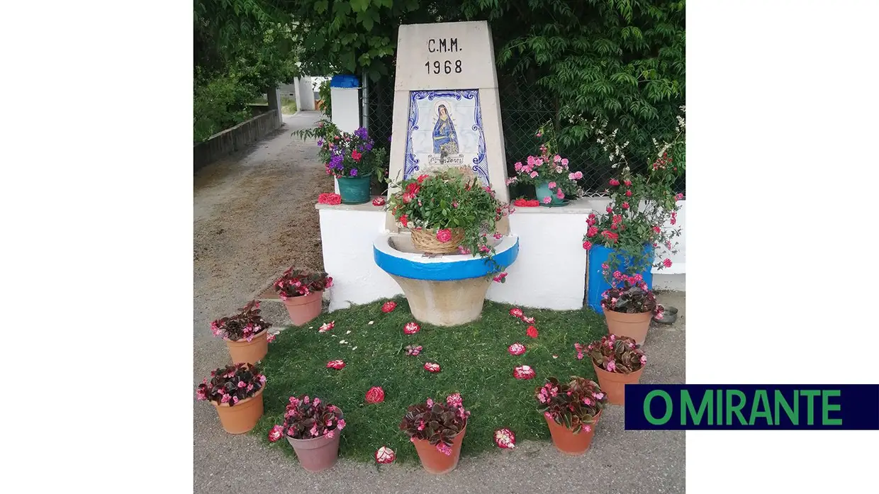Em Ortiga, no 1º de Maio, cumpre-se a centenária tradição do Enfeitar as Fontes.