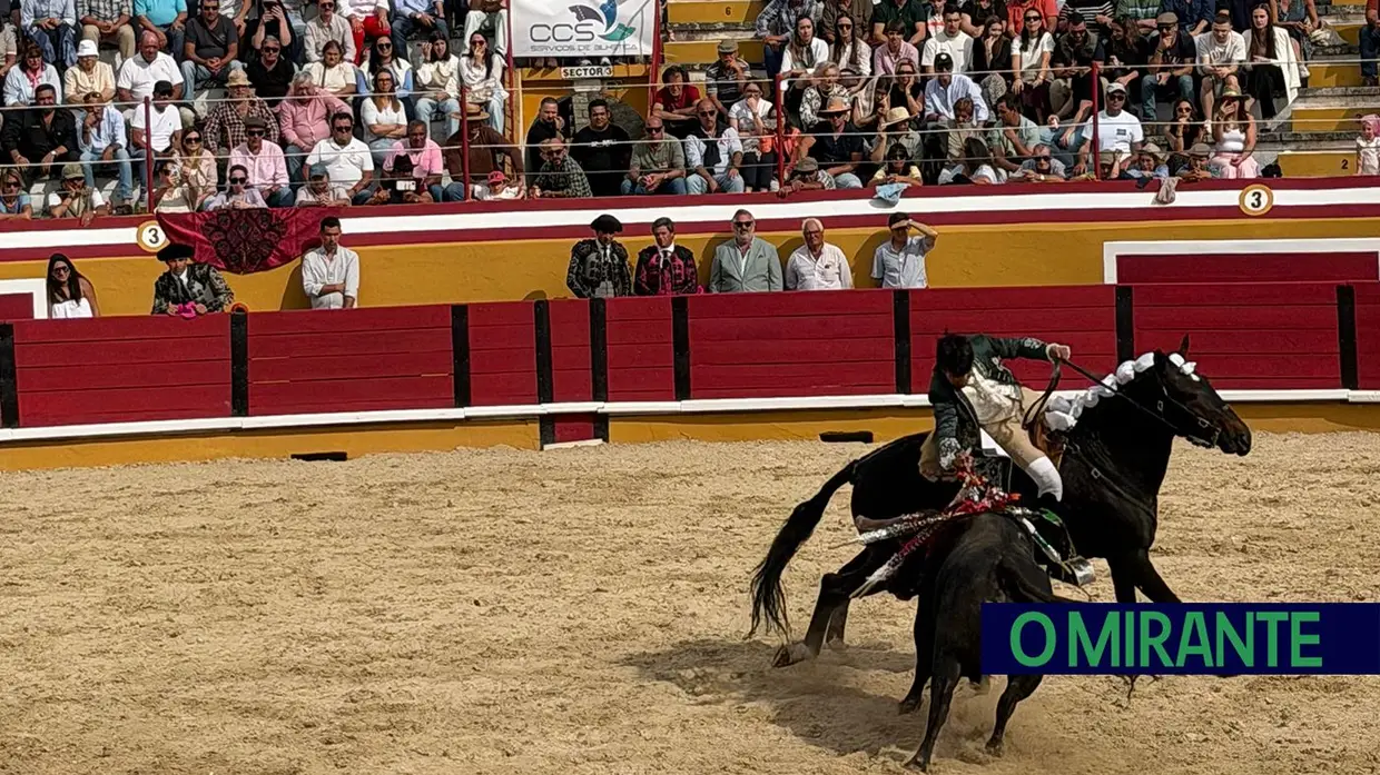 Corrida de toiro encheu praça do Cartaxo