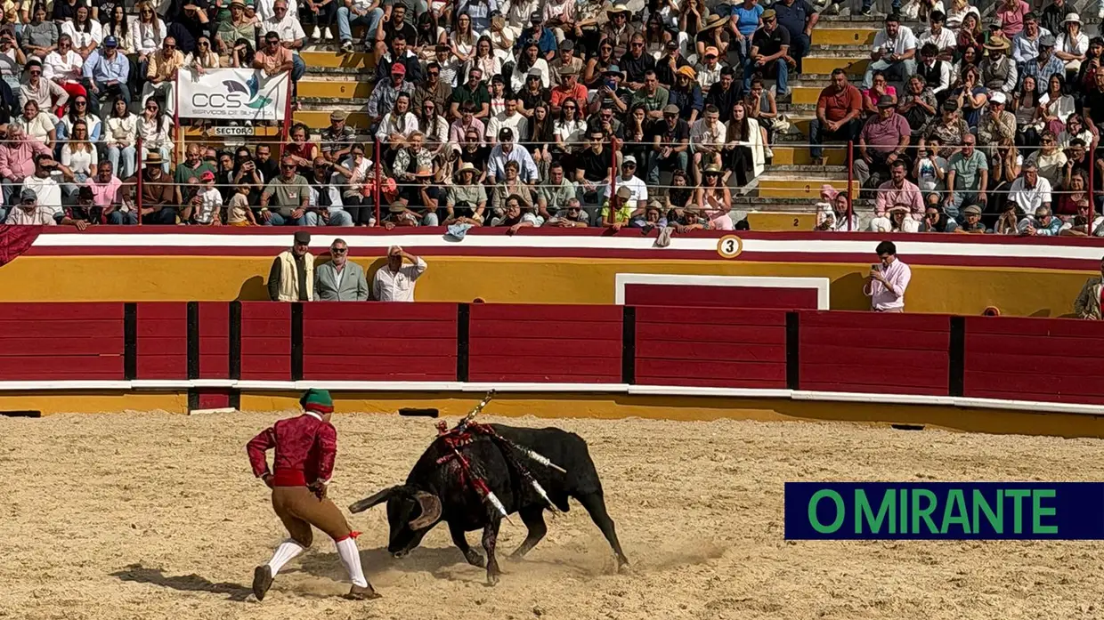 Corrida de toiro encheu praça do Cartaxo