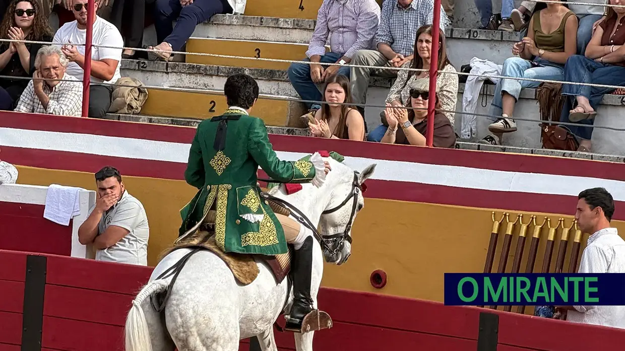 Corrida de toiro encheu praça do Cartaxo