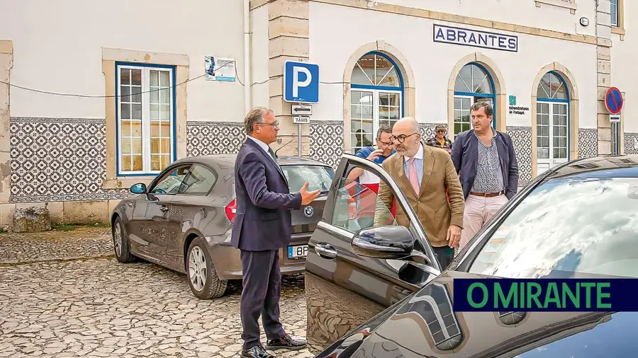 Ministro veio a Abrantes, viu os problemas e fugiu às perguntas