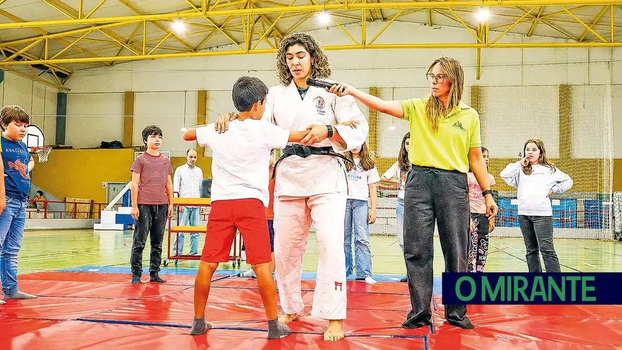 Patrícia Sampaio levou medalha, ambição e lições de vida à Escola José Relvas