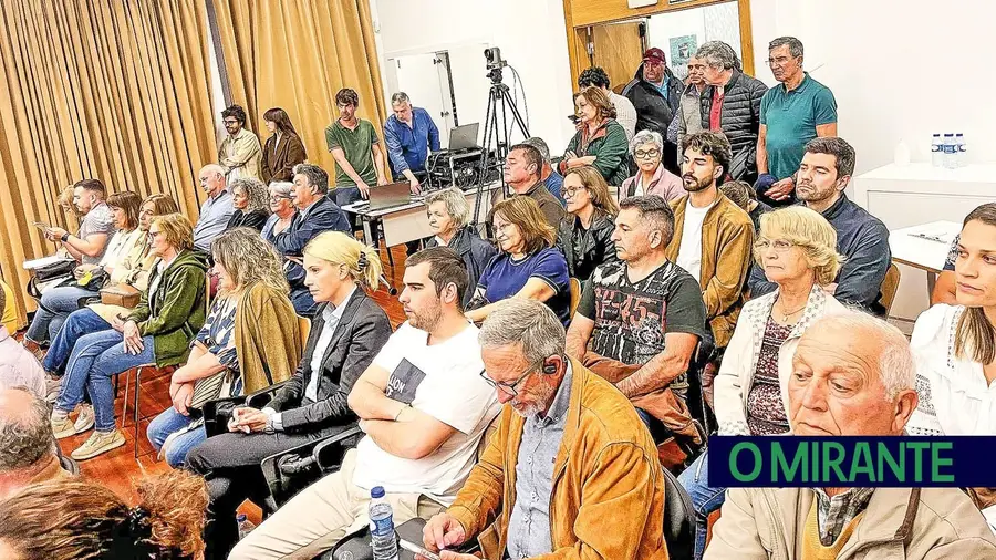 Centenas reivindicam saneamento básico em localidades de Torres Novas