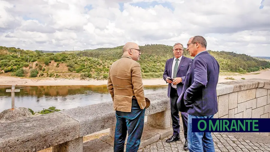 Miguel Pinto Luz foi a Abrantes, fez visita de médico e foi Manuel Valamatos que deu explicações