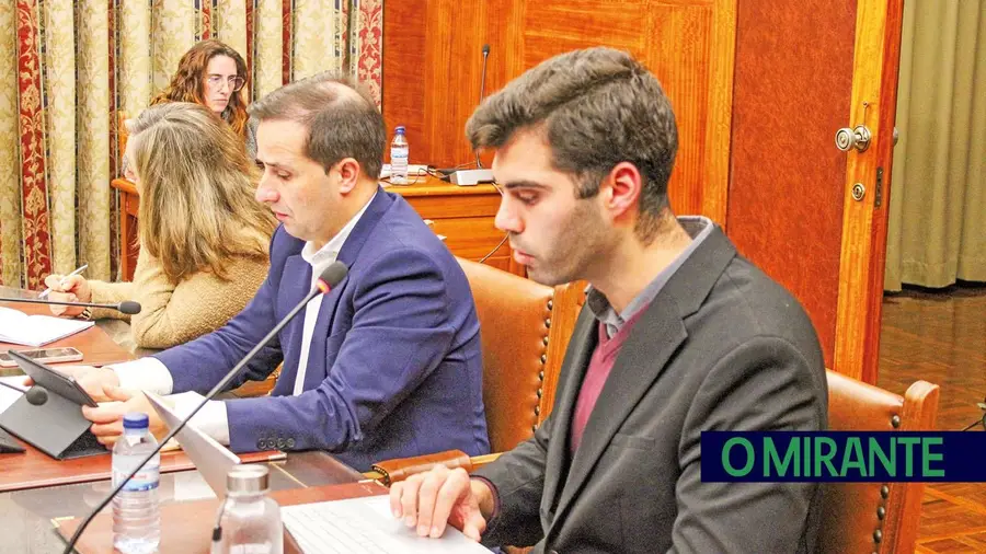 Oito milhões “parados” aquecem debate no Cartaxo