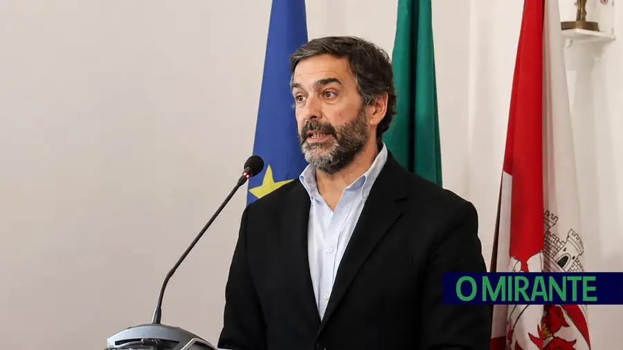 PS acusa executivo de Ourém de esconder alteração ao PDM do escrutínio público; presidente rejeita acusações