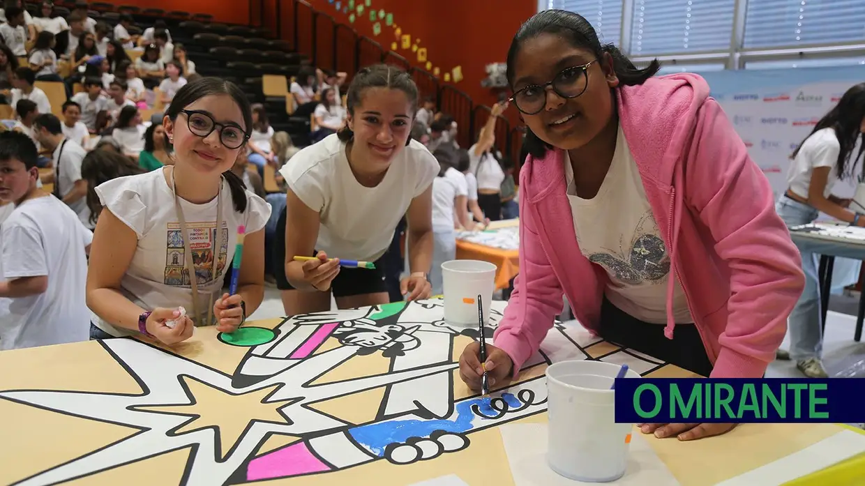 Escola da Póvoa de Santa Iria distinguida em projecto artístico anti-bullying