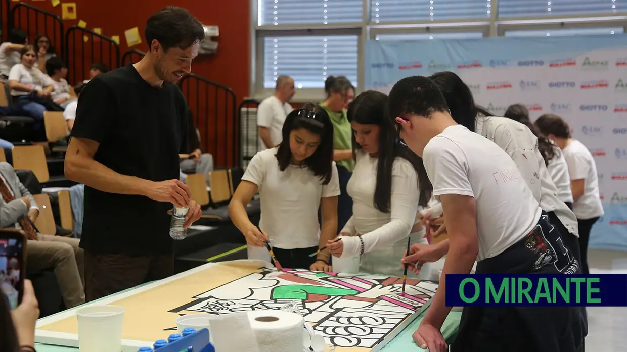 Escola da Póvoa de Santa Iria distinguida em projecto artístico anti-bullying