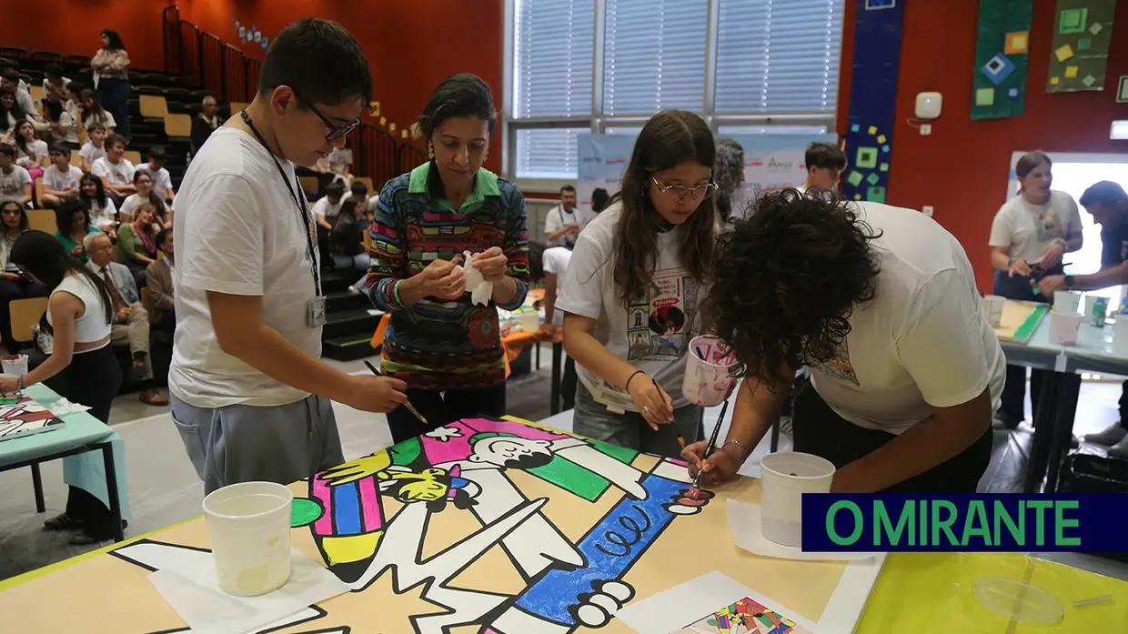 Escola da Póvoa de Santa Iria distinguida em projecto artístico anti-bullying