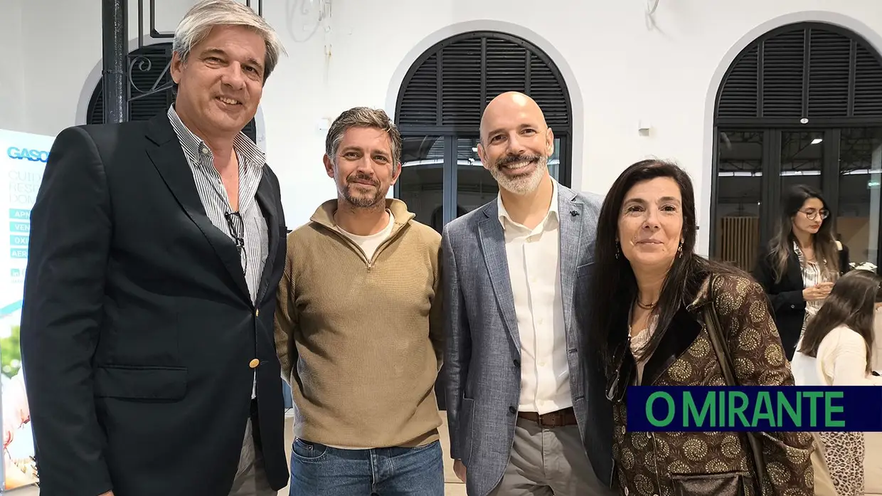Exposição “Quando as Mulheres Dormem” aberta ao público no Mercado Municipal de Santarém
