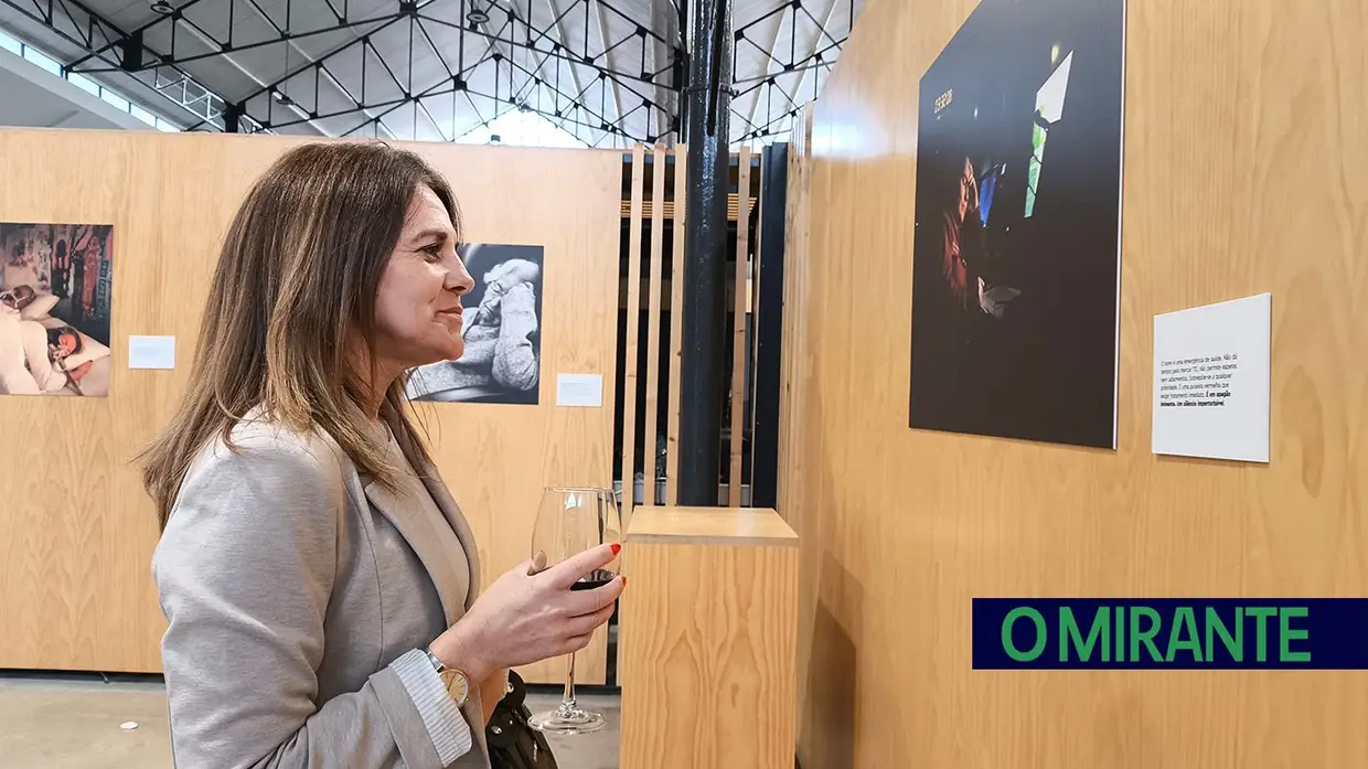 Exposição “Quando as Mulheres Dormem” aberta ao público no Mercado Municipal de Santarém