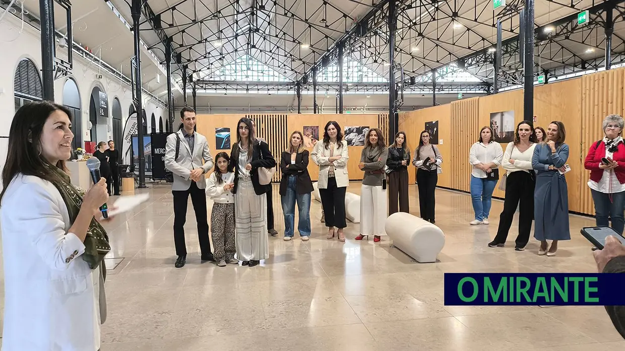 Exposição “Quando as Mulheres Dormem” aberta ao público no Mercado Municipal de Santarém