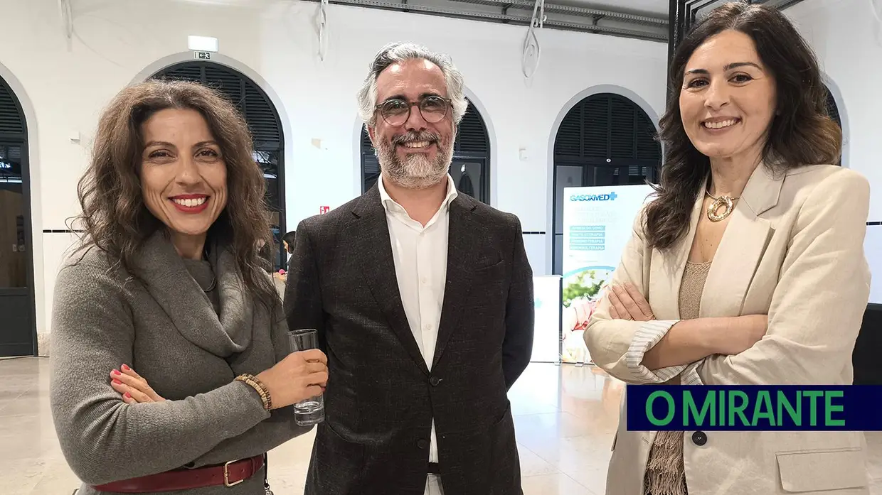 Exposição “Quando as Mulheres Dormem” aberta ao público no Mercado Municipal de Santarém