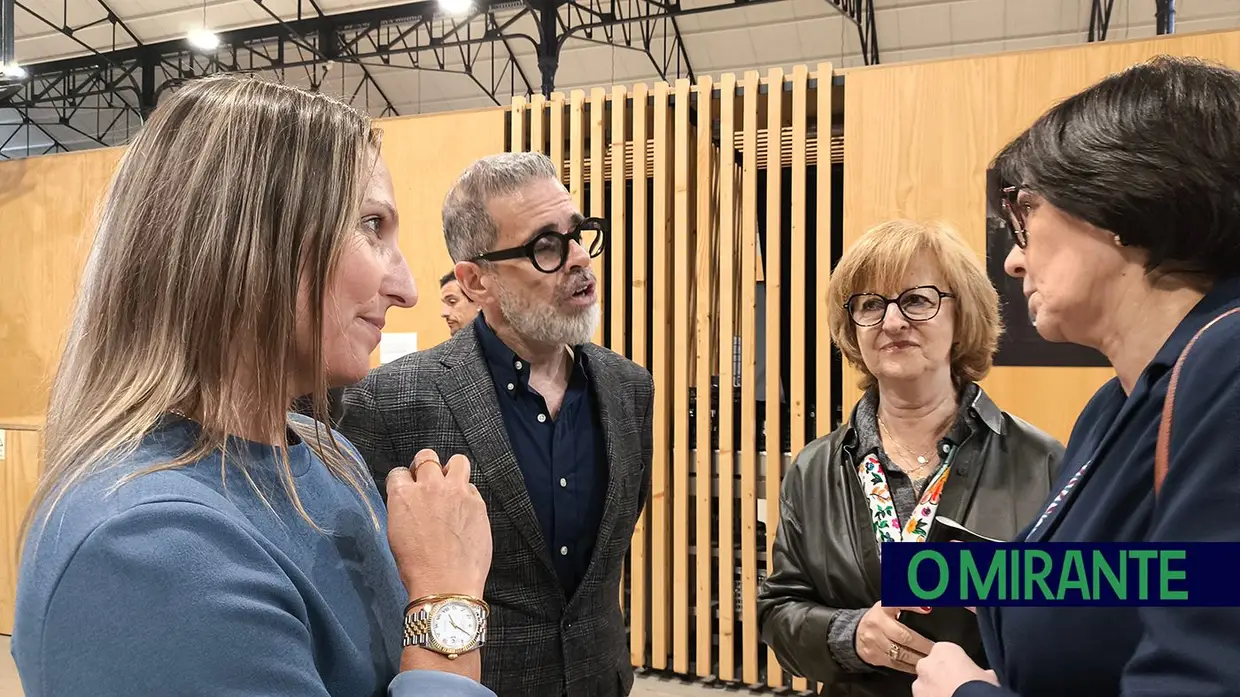 Exposição “Quando as Mulheres Dormem” aberta ao público no Mercado Municipal de Santarém