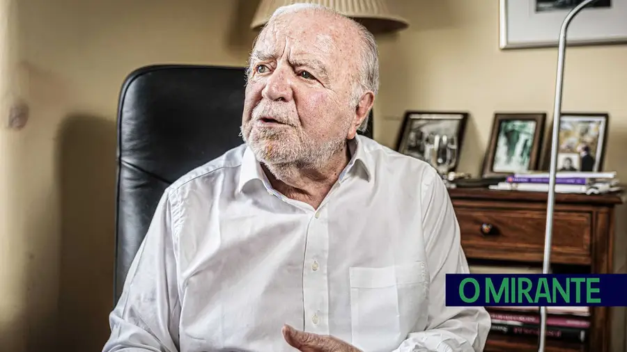 Manuel Alegre festeja hoje 90 anos