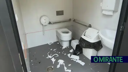 Vandalismo obriga Junta de Benfica do Ribatejo a encerrar casas de banho
