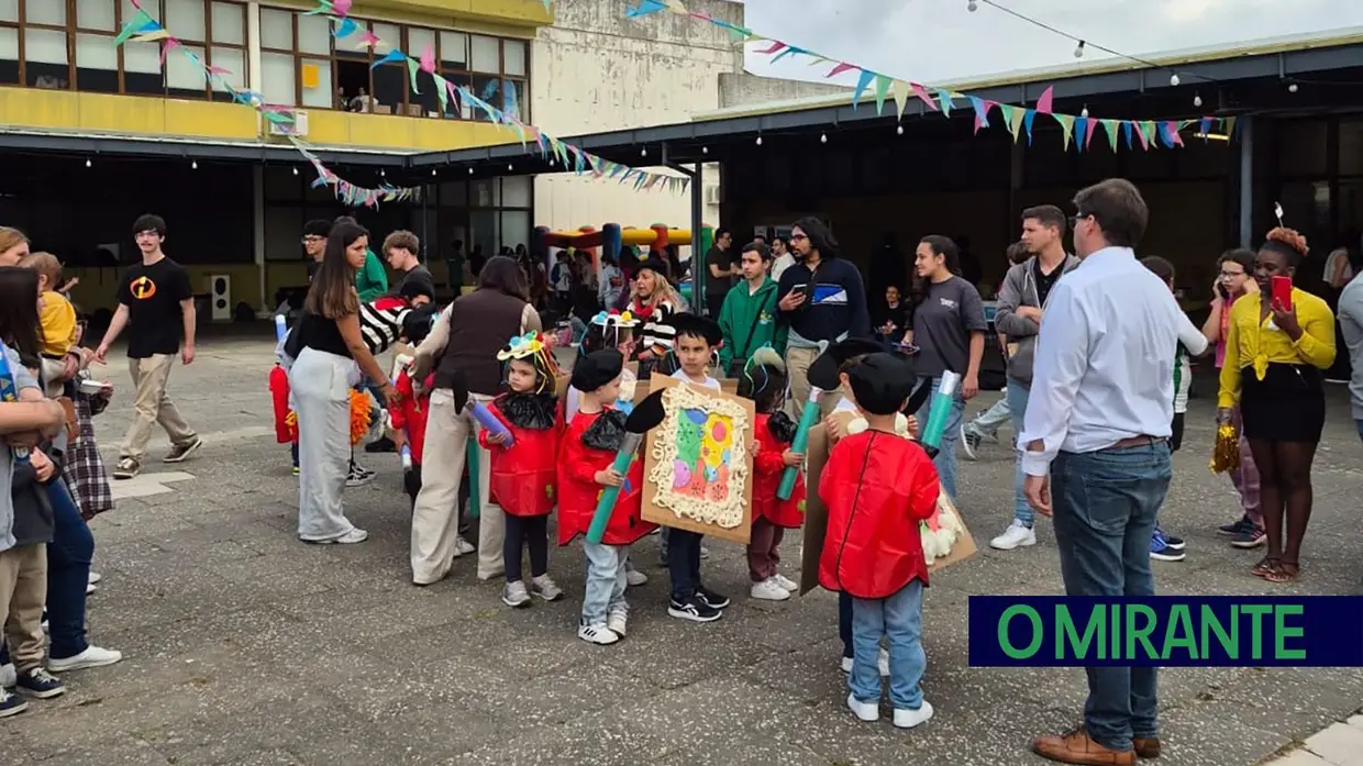 Dia do Agrupamento de Escolas de Azambuja marca abertura do Centro Tecnológico Especializado de Informática