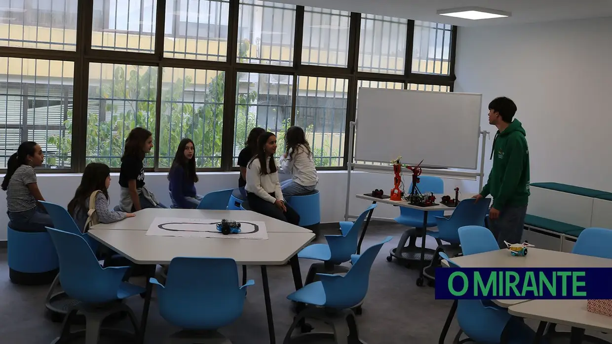 Dia do Agrupamento de Escolas de Azambuja marca abertura do Centro Tecnológico Especializado de Informática