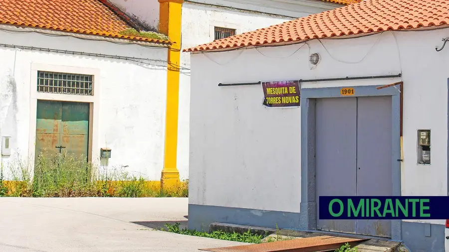 Mesquita em Riachos dá polémica e levanta dúvidas sobre legalidade
