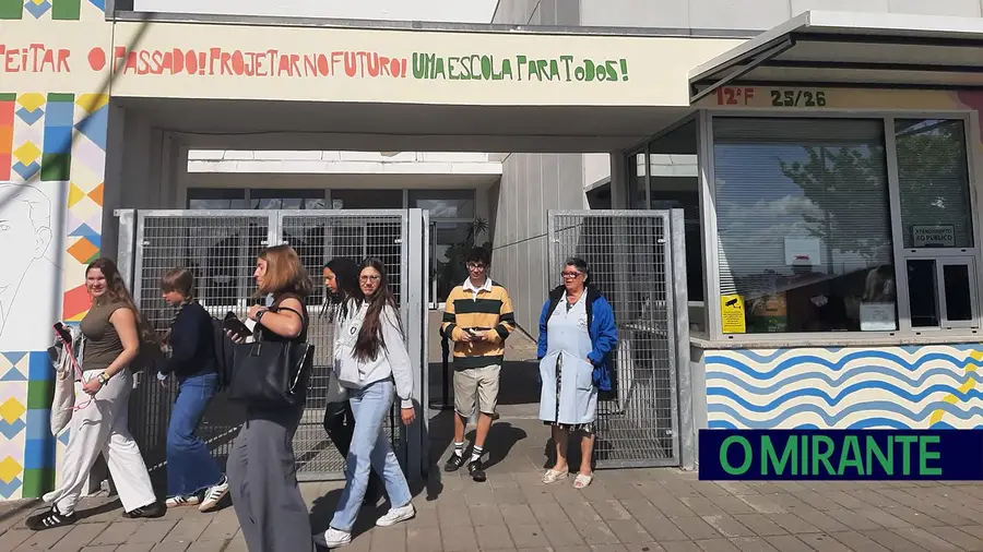 Escola Reynaldo dos Santos celebra 50 anos com gala de reencontro