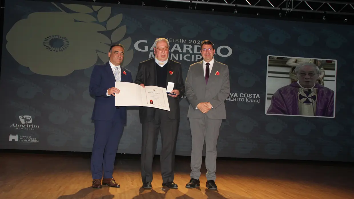 Almeirim devolve dignidade ao feriado municipal da Ascensão e valoriza medalhas municipais