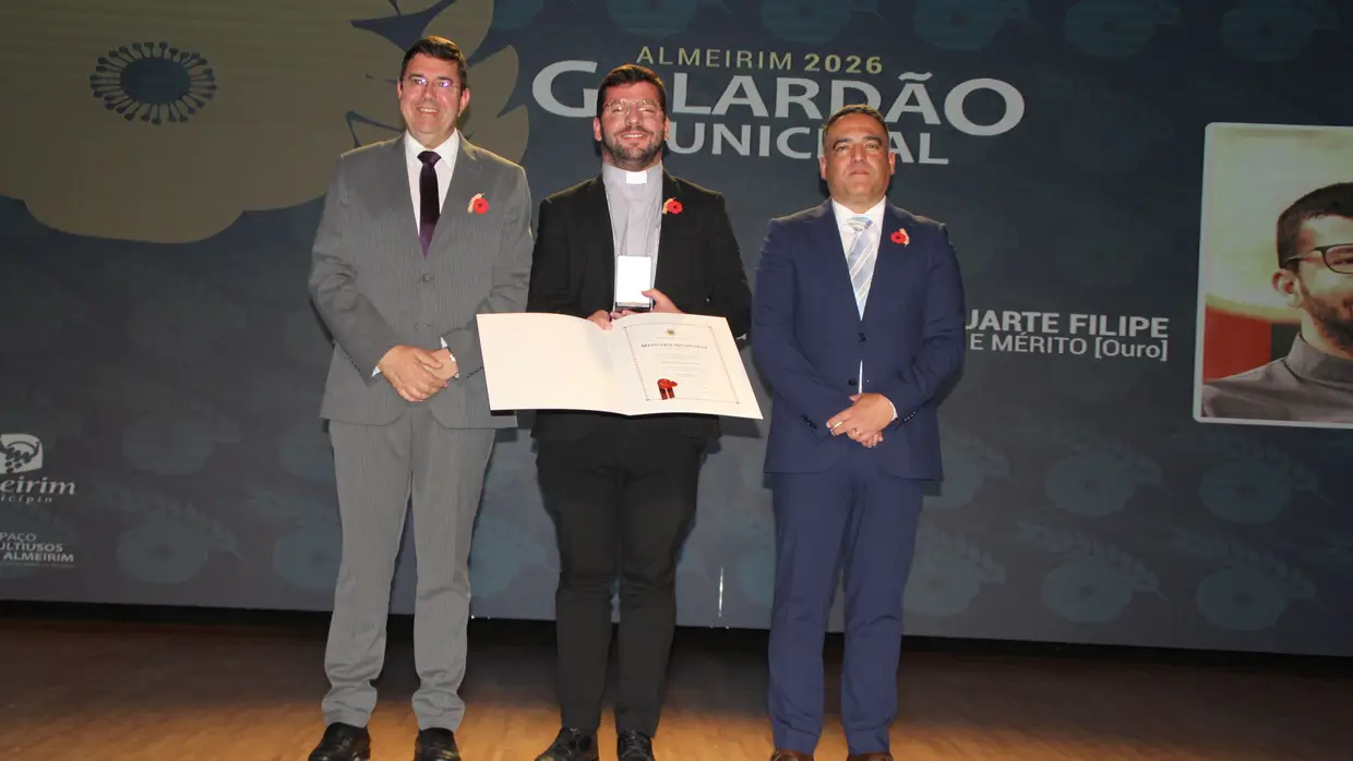Almeirim devolve dignidade ao feriado municipal da Ascensão e valoriza medalhas municipais