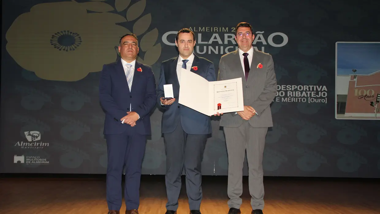 Almeirim devolve dignidade ao feriado municipal da Ascensão e valoriza medalhas municipais