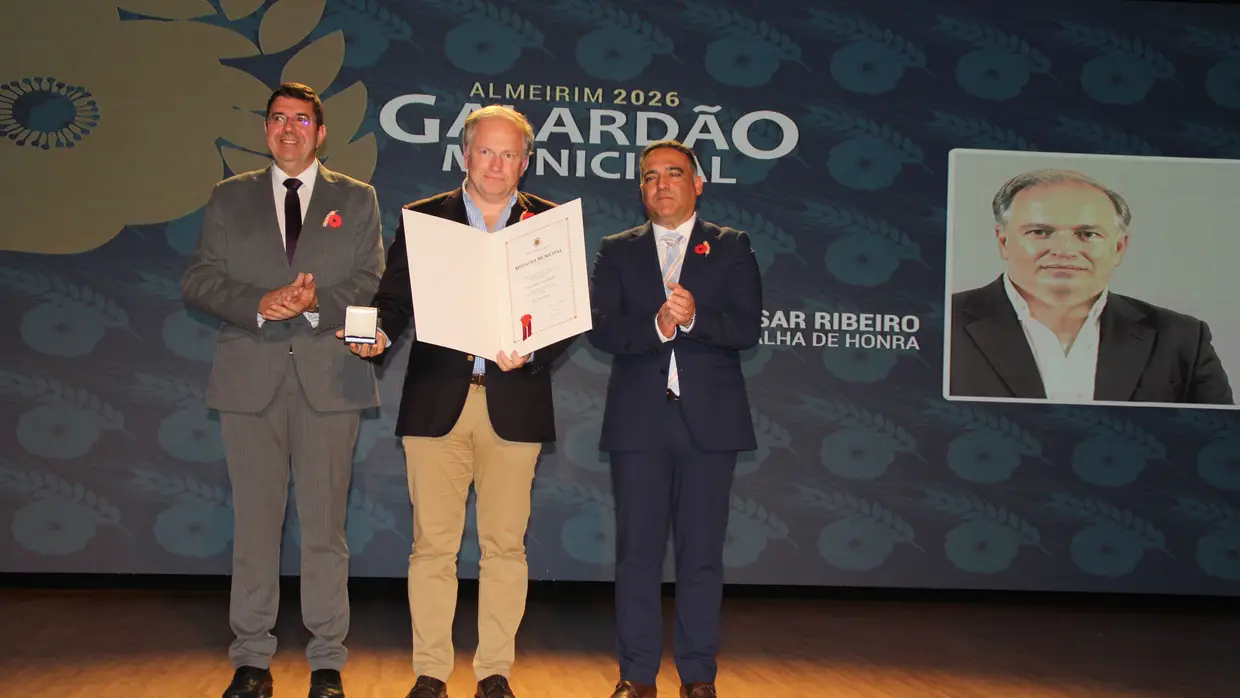 Almeirim devolve dignidade ao feriado municipal da Ascensão e valoriza medalhas municipais