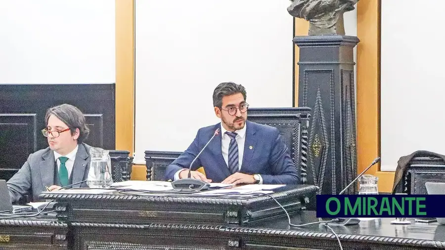 Câmara do Entroncamento admite rever regulamento de apoios às associações