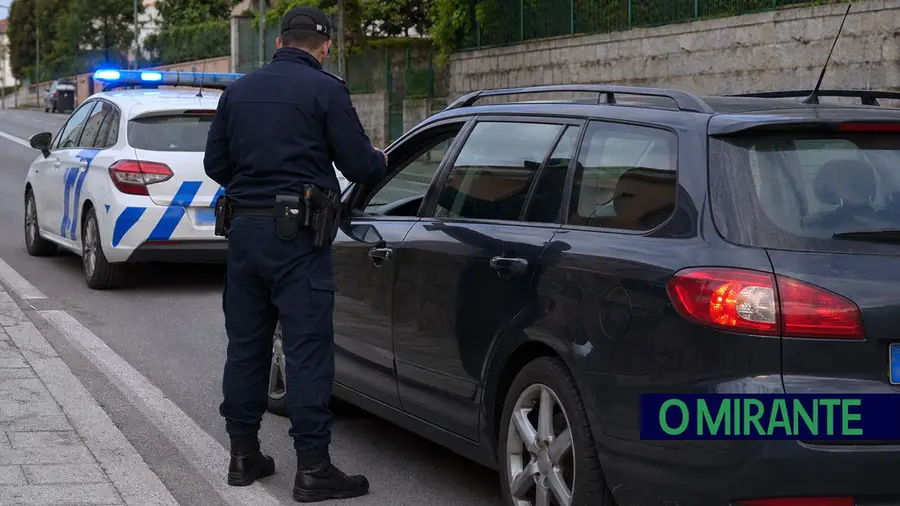 PSP apanha em média 11 condutores por dia sem carta nos primeiros quatro meses do ano
