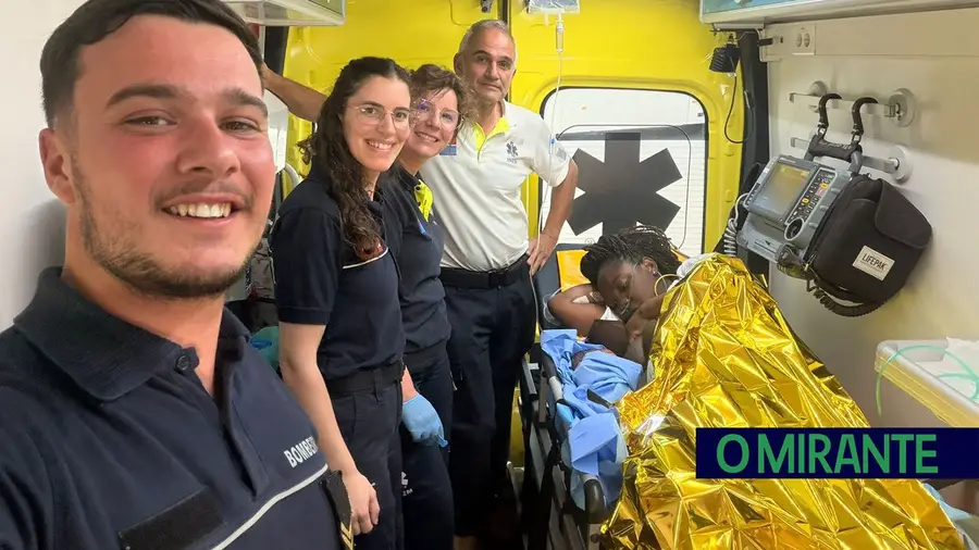 Mãe grávida vai apoiar filha no Entroncamento e tem bebé numa ambulância