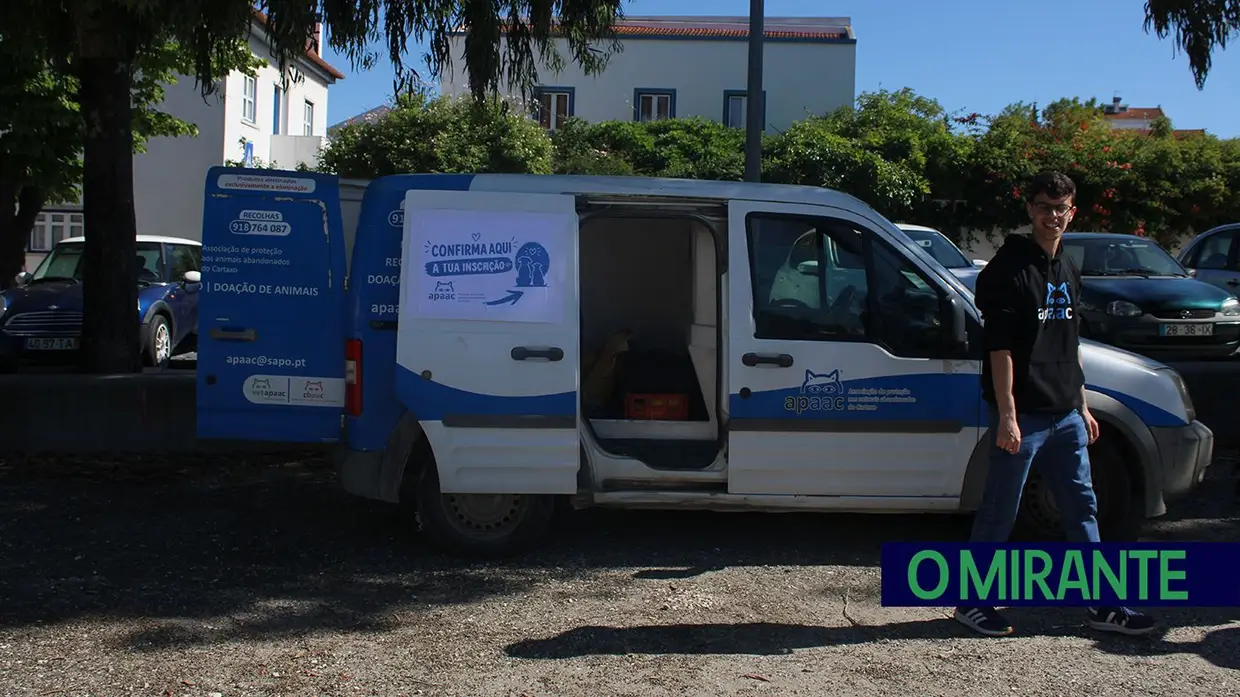 Cãominhada Solidária reúne centenas de cães no Cartaxo