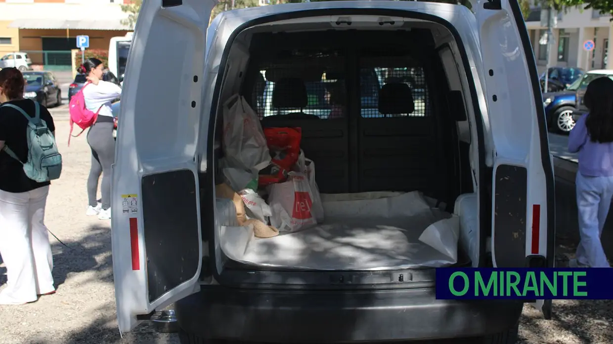 Cãominhada Solidária reúne centenas de cães no Cartaxo