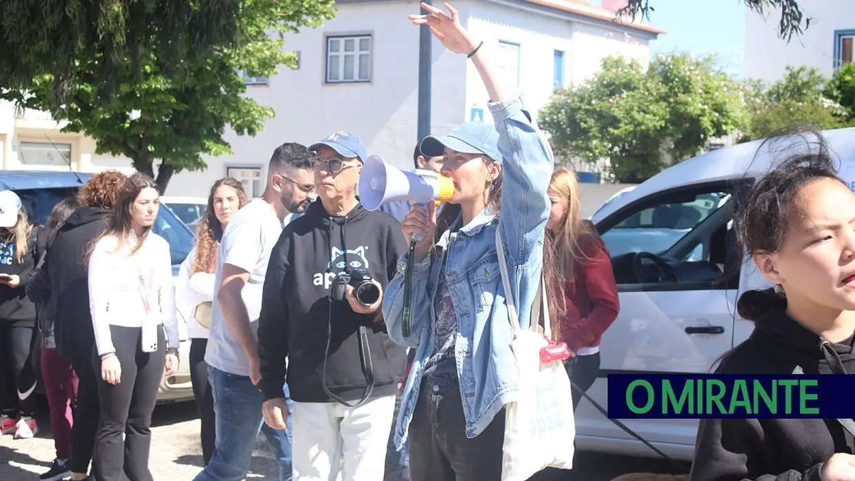 Cãominhada Solidária reúne centenas de cães no Cartaxo