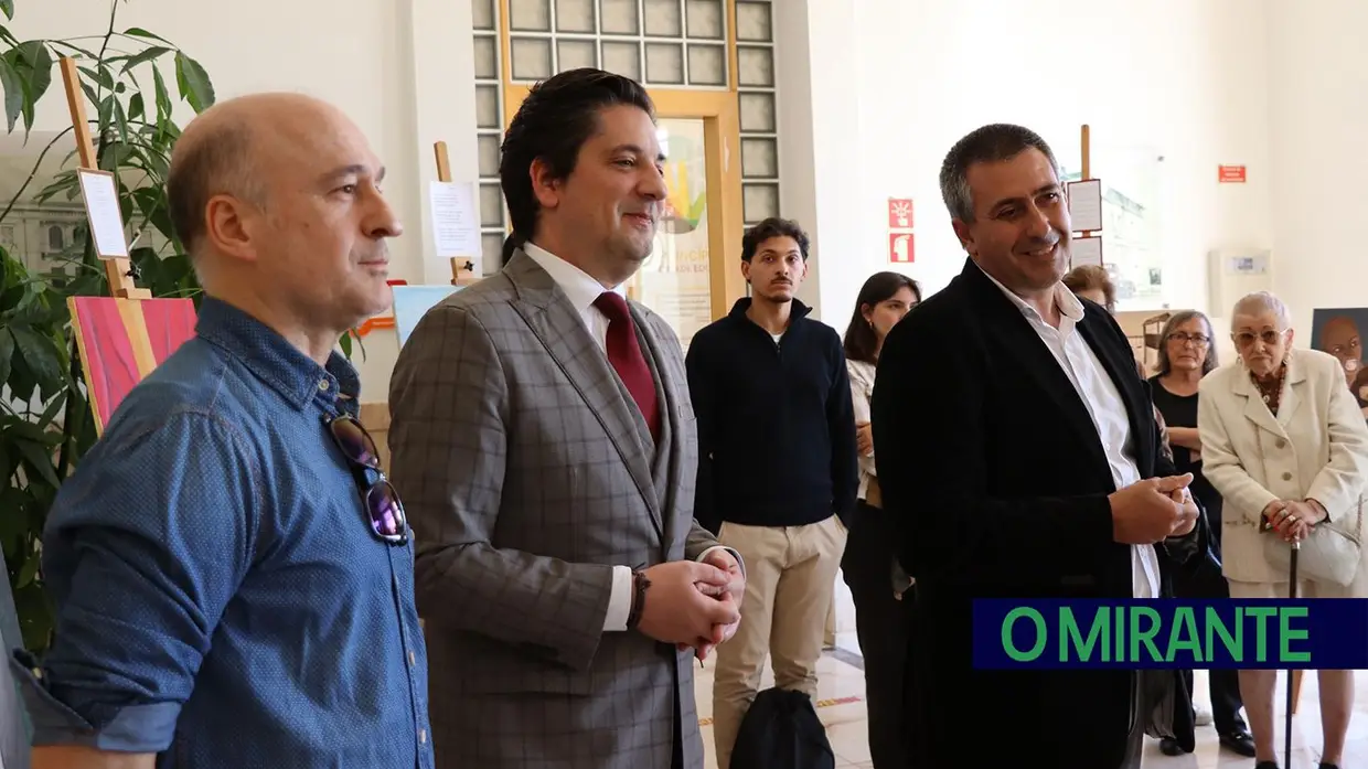 Entroncamento acolhe exposições de pintura e cerâmica