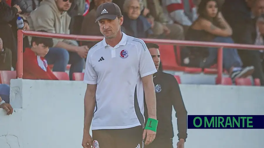Carlos Fernandes deixa comando técnico da União de Santarém