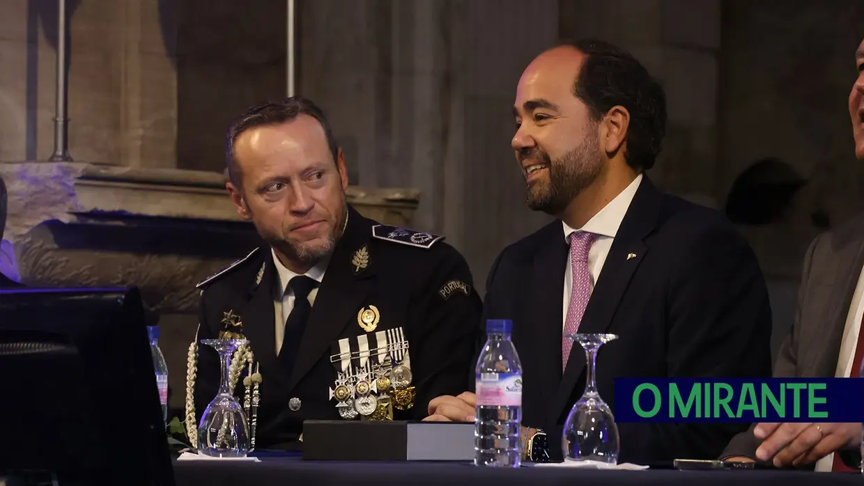 PSP distingue Câmara de Santarém com medalha de ouro por cooperação na segurança pública