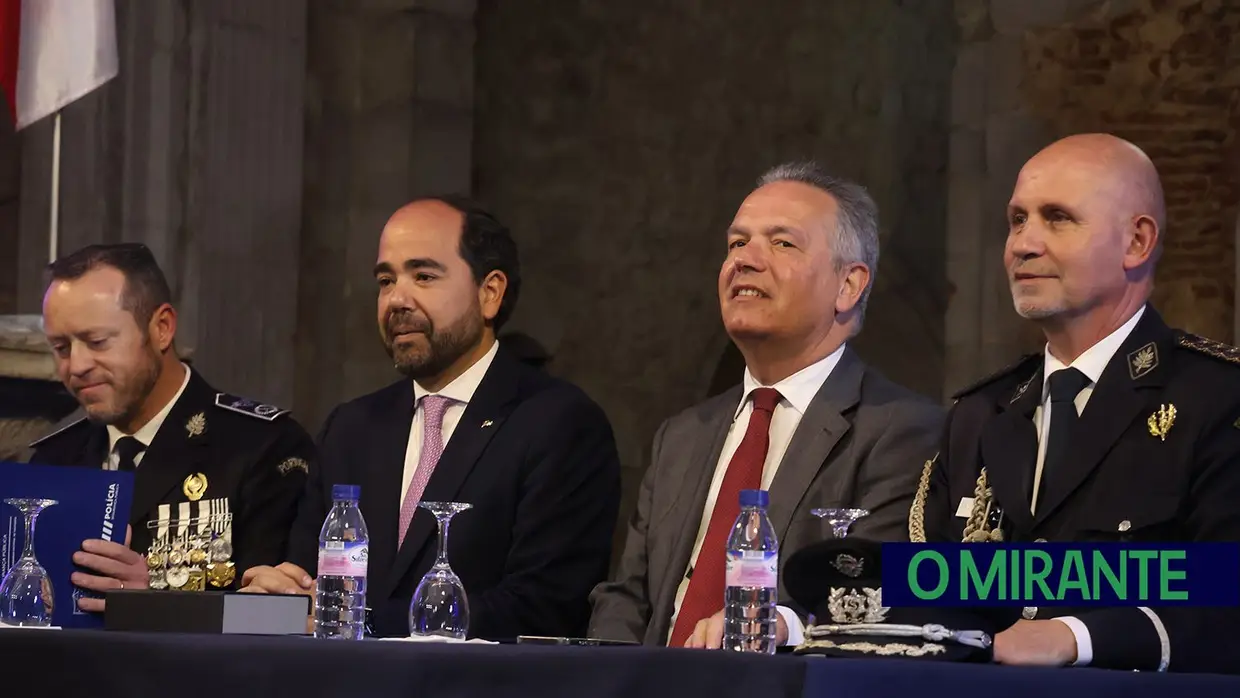 PSP distingue Câmara de Santarém com medalha de ouro por cooperação na segurança pública