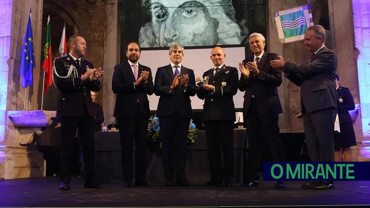 PSP distingue Câmara de Santarém com medalha de ouro por cooperação na segurança pública