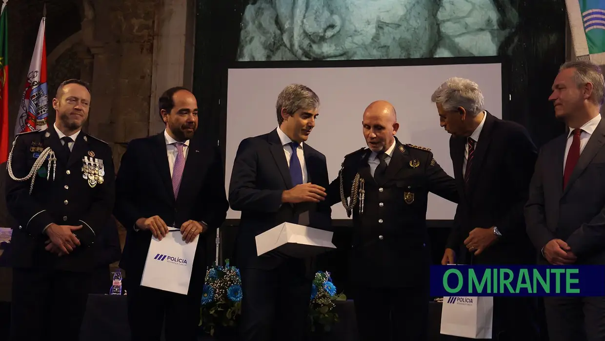 PSP distingue Câmara de Santarém com medalha de ouro por cooperação na segurança pública
