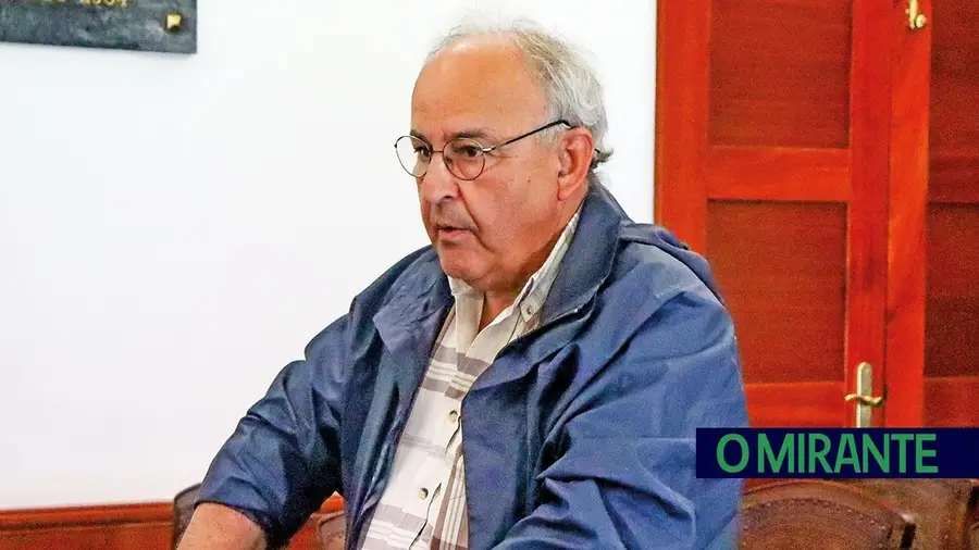 Munícipe indignado exige obras em rua degradada de Alcanena
