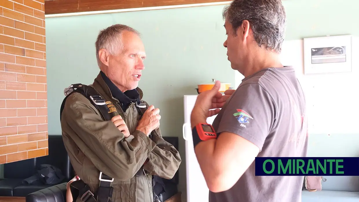 Carlos Tavares saltou de paraquedas a convite do centro social da Póvoa de Santarém