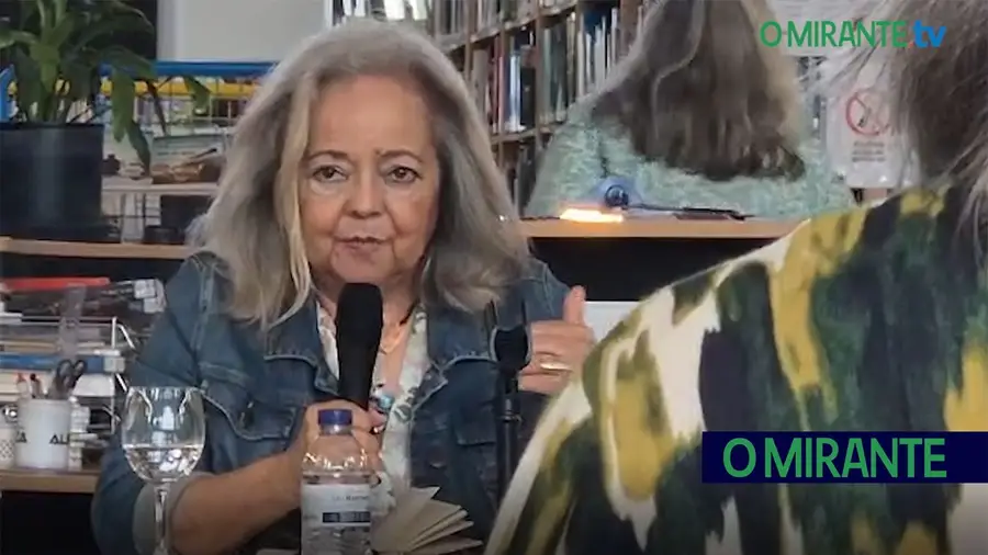 Ana Paula Tavares veio a Santarém conversar sobre poesia e o sul de Angola onde nasceu, viveu e considera o seu chão
