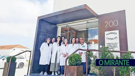 Farmácia Carvalho, em Salvaterra de Magos, muda de instalações, alarga horários e serviços de proximidade