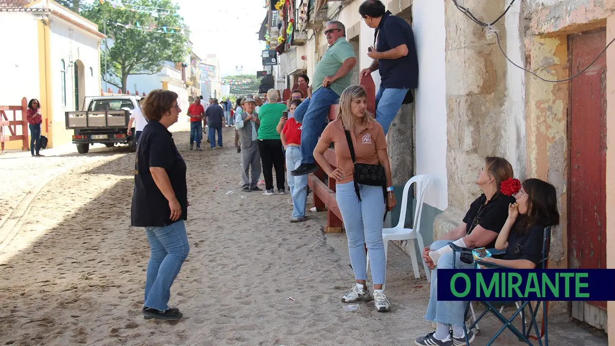 “É Maio, migo, é Maio”: Azambuja vive a festa que une gerações e celebra a alma ribatejana