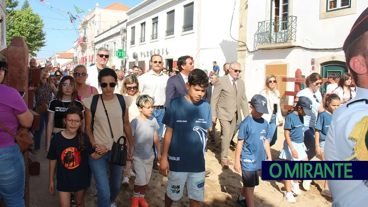 “É Maio, migo, é Maio”: Azambuja vive a festa que une gerações e celebra a alma ribatejana