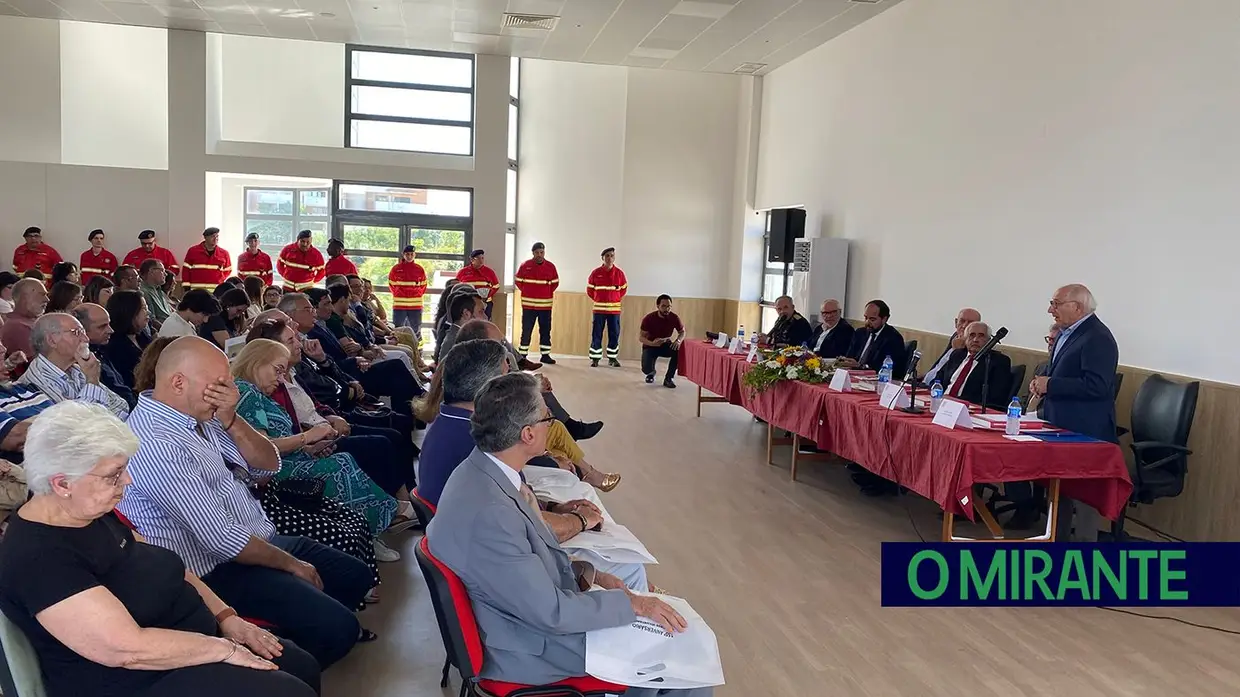 Livro e homenagens nos 155 anos dos Bombeiros Voluntários de Santarém